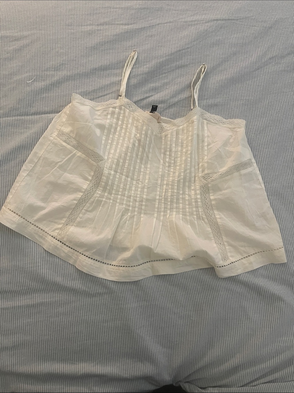 Universal Thread White Lace-Trim Cotton Camisole Tank To ~ Never worn too big